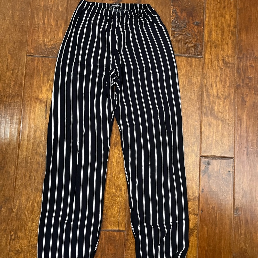 Brandy Melville flowy pants